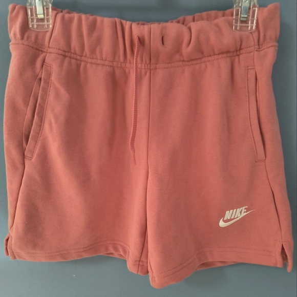 Girls Nike Club Fleece Shorts Size XL - Picture 1 of 6